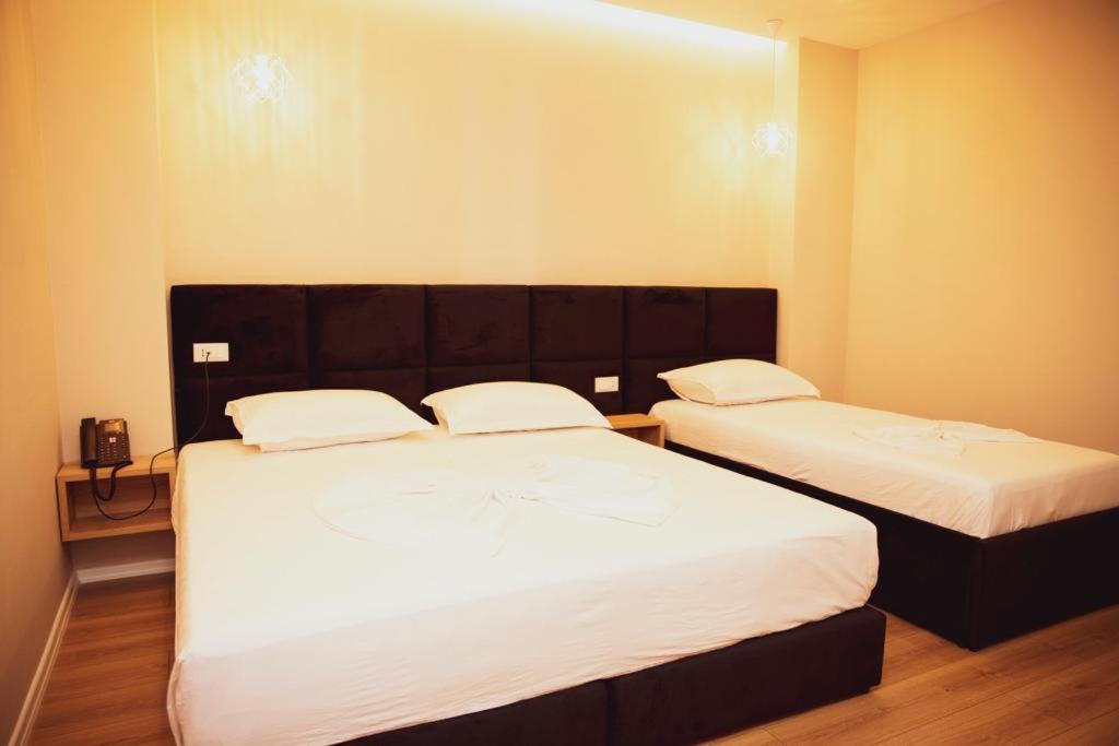 Hotel Continental ドゥラス エクステリア 写真